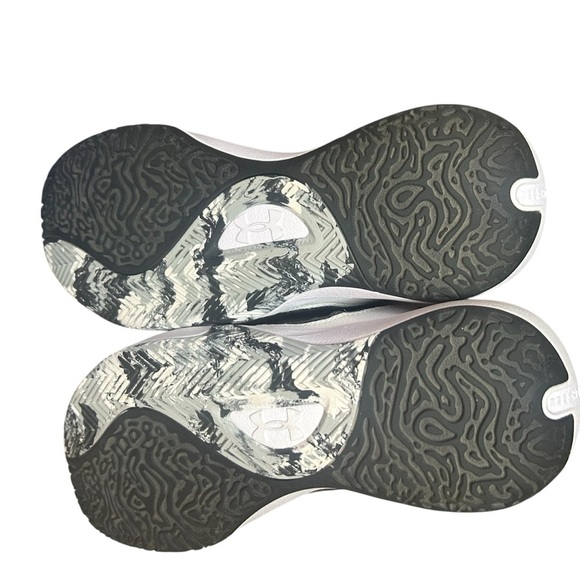 Under Armour Basketball Shoes Black white high top size 9 - Picture 8 of 11